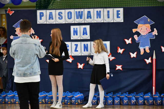 [FOTO] Pasowanie uczniów ze świebodzickiej trójki