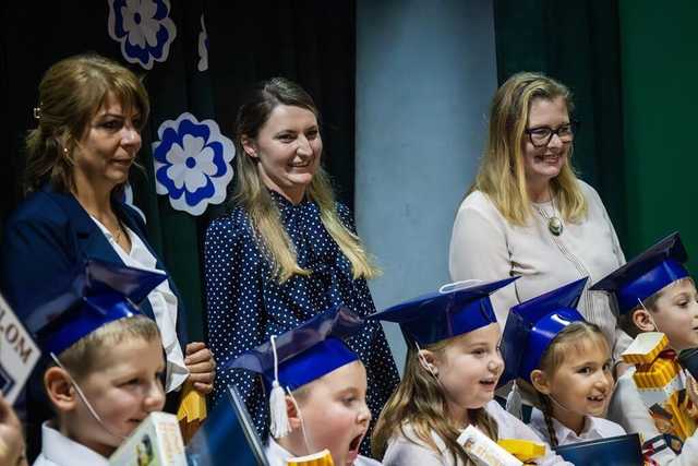 [FOTO] Pasowanie uczniów z żarowskiej podstawówki