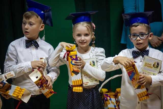[FOTO] Pasowanie uczniów z żarowskiej podstawówki