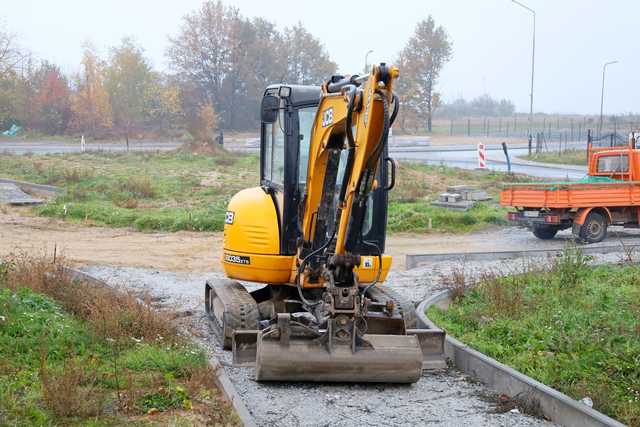 Nowe zatoczki autobusowe i przejścia dla pieszych. Postępują inwestycje na głównych ulicach miasta [SZCZEGÓŁY/FOTO]