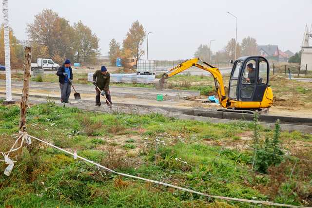 Nowe zatoczki autobusowe i przejścia dla pieszych. Postępują inwestycje na głównych ulicach miasta [SZCZEGÓŁY/FOTO]