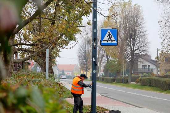 Nowe zatoczki autobusowe i przejścia dla pieszych. Postępują inwestycje na głównych ulicach miasta [SZCZEGÓŁY/FOTO]