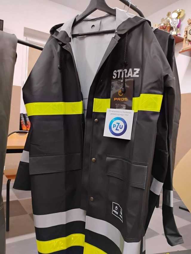 [FOTO] Nowy sprzęt dla strażaków-ochotników z Pożarzyska. Co udało się zakupić?