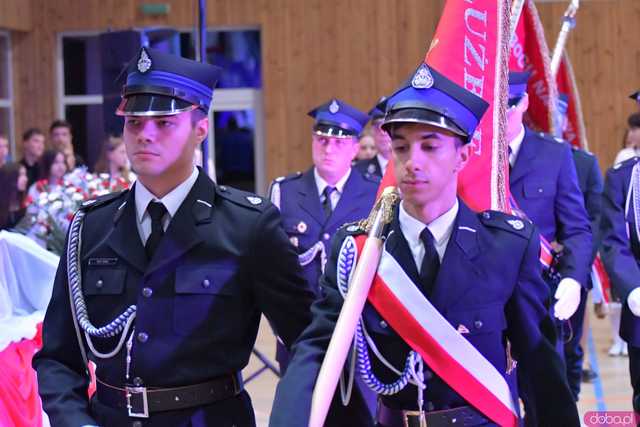 [FOTO] Uroczysta akademia w duchu patriotyzmu. Dobromierz obchodził 106. rocznicę odzyskania niepodległości