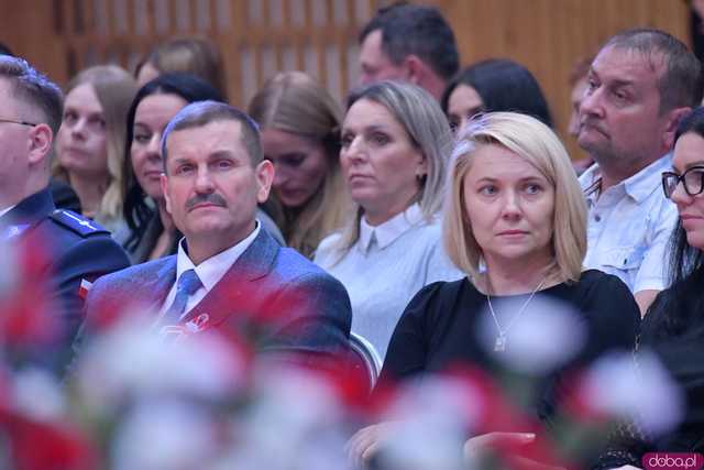 [FOTO] Uroczysta akademia w duchu patriotyzmu. Dobromierz obchodził 106. rocznicę odzyskania niepodległości