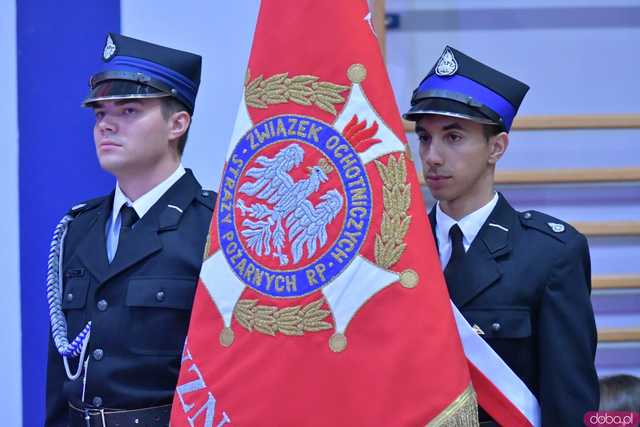 [FOTO] Uroczysta akademia w duchu patriotyzmu. Dobromierz obchodził 106. rocznicę odzyskania niepodległości