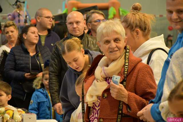 [WIDEO/FOTO] Tłumy mieszkańców przyszły wspierać Szymona! Wydarzenie charytatywne pełne atrakcji w Strzegomiu
