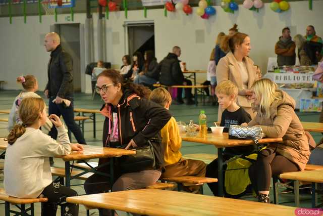 [WIDEO/FOTO] Tłumy mieszkańców przyszły wspierać Szymona! Wydarzenie charytatywne pełne atrakcji w Strzegomiu