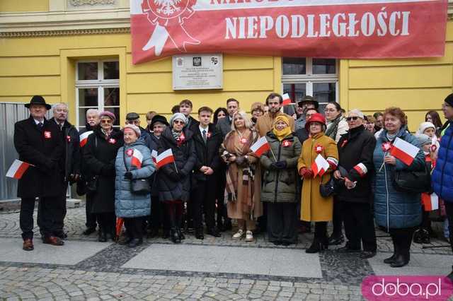 [FOTO] Manifestacja, rekonstrukcje i kwiaty czyli Narodowe Święto Niepodległości Świdnicy