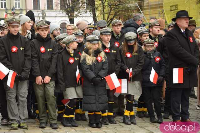 [FOTO] Manifestacja, rekonstrukcje i kwiaty czyli Narodowe Święto Niepodległości Świdnicy