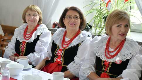 [WIDEO/FOTO] Śniadanie w duchu patriotyzmu. Święto Niepodległości w Bystrzycy Górnej