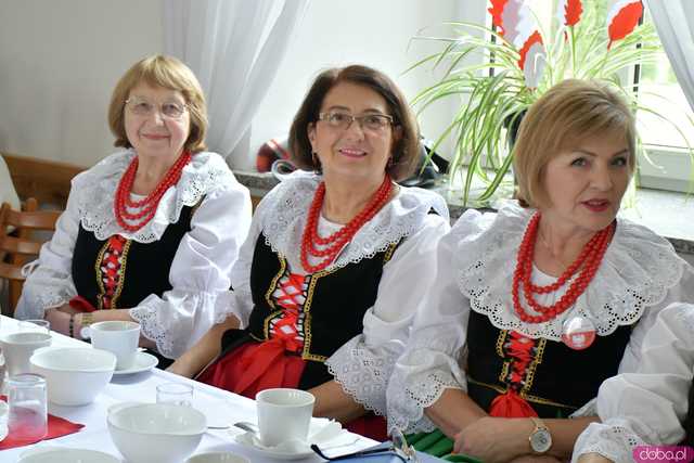 [WIDEO/FOTO] Śniadanie w duchu patriotyzmu. Święto Niepodległości w Bystrzycy Górnej