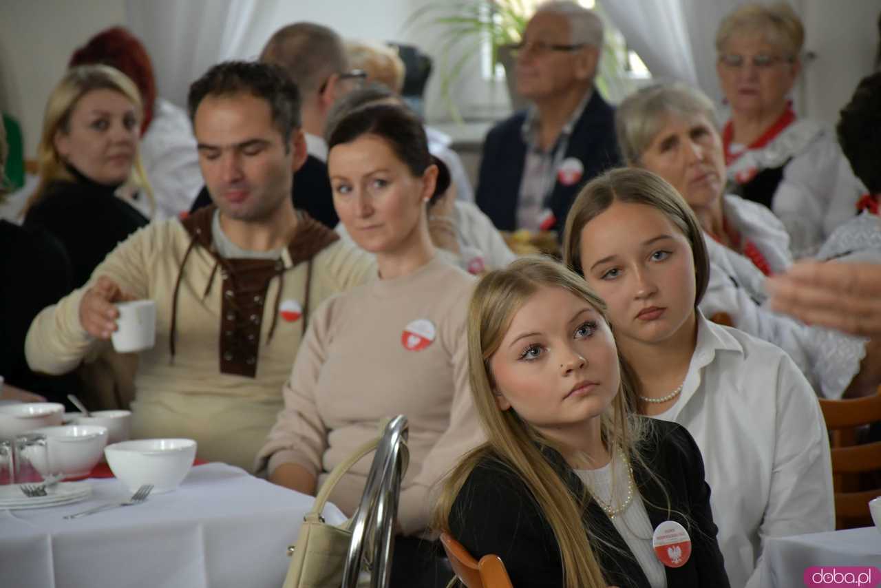 [WIDEO/FOTO] Śniadanie w duchu patriotyzmu. Święto Niepodległości w Bystrzycy Górnej