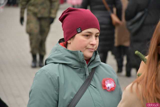 [WIDEO, DUŻO ZDJĘĆ] Przemarsz, salwa honorowa, wspólne śpiewanie. Obchody Święta Niepodległości w Strzegomiu