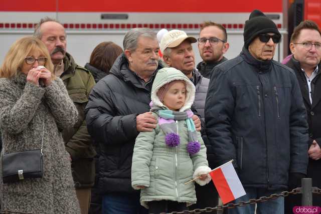 [WIDEO, DUŻO ZDJĘĆ] Przemarsz, salwa honorowa, wspólne śpiewanie. Obchody Święta Niepodległości w Strzegomiu