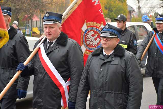 [WIDEO, DUŻO ZDJĘĆ] Przemarsz, salwa honorowa, wspólne śpiewanie. Obchody Święta Niepodległości w Strzegomiu