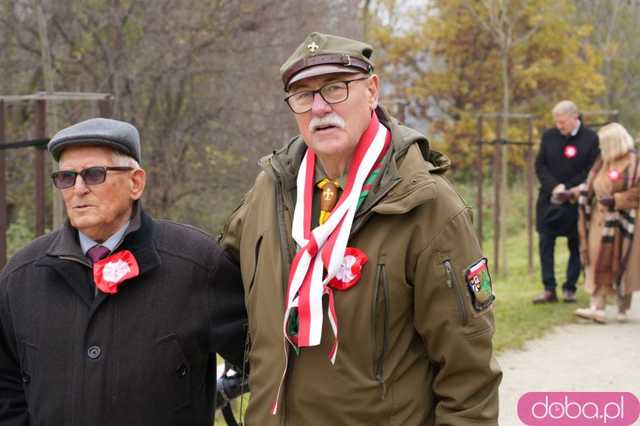 [FOTO] Na Alei Goplany odsłonięto 41 nowych tabliczek. Poświęcone są Zasłużonym dla Miasta i jego Honorowym Obywatelom