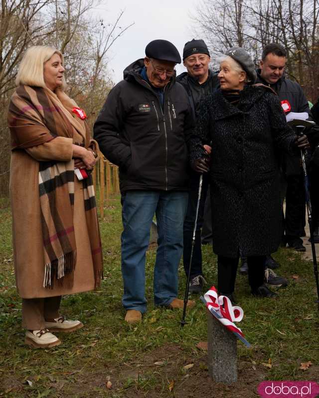 [FOTO] Na Alei Goplany odsłonięto 41 nowych tabliczek. Poświęcone są Zasłużonym dla Miasta i jego Honorowym Obywatelom
