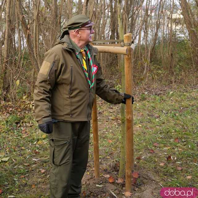 [FOTO] Na Alei Goplany odsłonięto 41 nowych tabliczek. Poświęcone są Zasłużonym dla Miasta i jego Honorowym Obywatelom