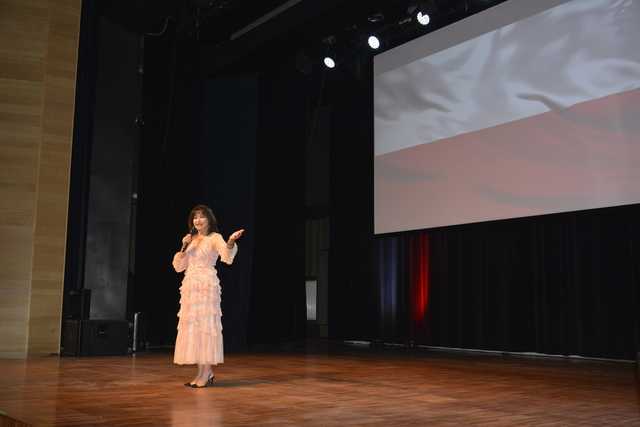 [FOTO] Wręczenie nagród dla zasłużonych dla gminy i koncert Krystyny Giżowskiej na zakończenie obchodów Święta Niepodległości