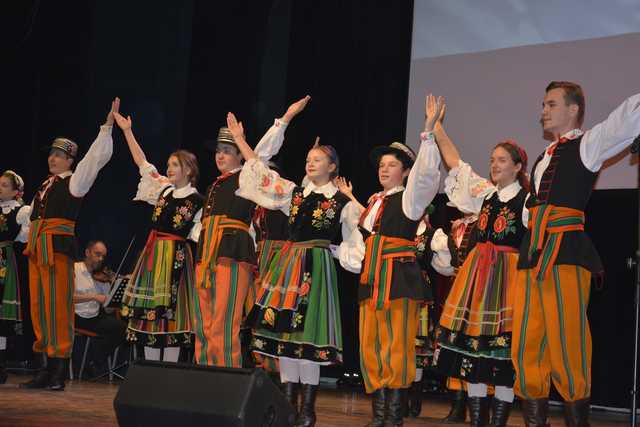 [FOTO] Wręczenie nagród dla zasłużonych dla gminy i koncert Krystyny Giżowskiej na zakończenie obchodów Święta Niepodległości