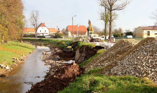 Trwa naprawa drogi w Kłaczynie