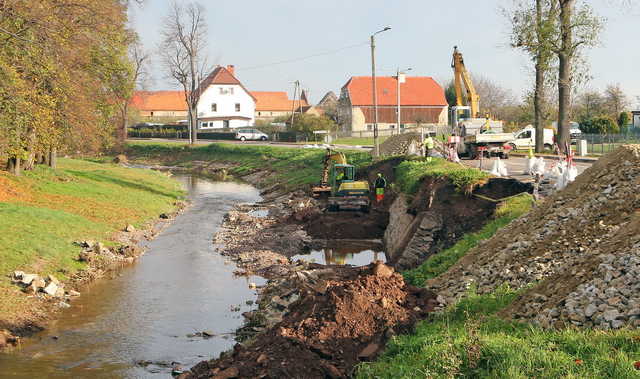 Trwa naprawa drogi w Kłaczynie