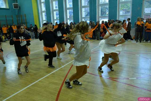 [WIDEO/FOTO] Wspólnie przemaszerowali i wystąpili przeciwko przemocy. Podsumowano kolejną edycję kampanii w Żarowie
