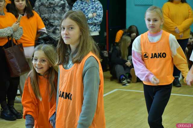 [WIDEO/FOTO] Wspólnie przemaszerowali i wystąpili przeciwko przemocy. Podsumowano kolejną edycję kampanii w Żarowie