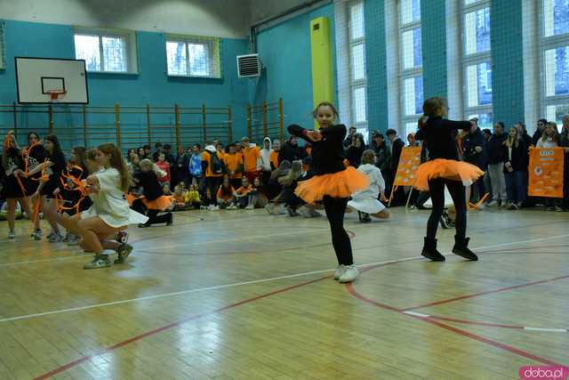[WIDEO/FOTO] Wspólnie przemaszerowali i wystąpili przeciwko przemocy. Podsumowano kolejną edycję kampanii w Żarowie