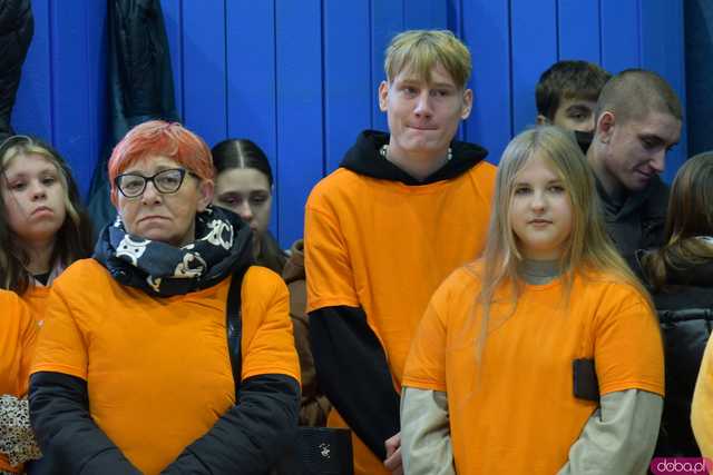 [WIDEO/FOTO] Wspólnie przemaszerowali i wystąpili przeciwko przemocy. Podsumowano kolejną edycję kampanii w Żarowie
