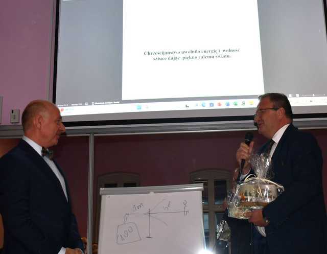 [FOTO] Jaki jest związek między chrześcijaństwem a sztuką? Za nami wykład dr Janusza Kujata