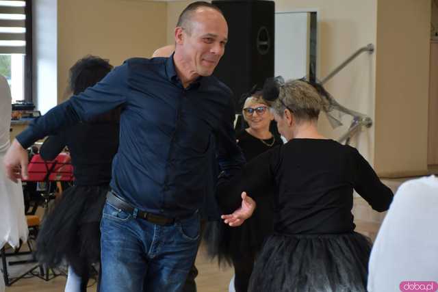 [WIDEO/FOTO] Nagrody dla najbardziej aktywnych seniorów i występy artystyczne z przymrużeniem oka. Zakończyła się II edycja programu Senior na Start