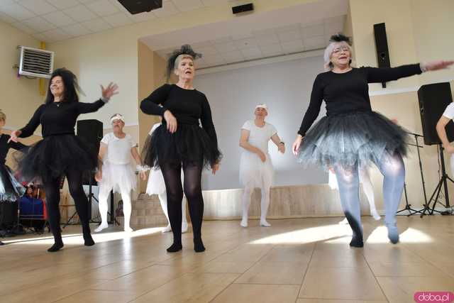 [WIDEO/FOTO] Nagrody dla najbardziej aktywnych seniorów i występy artystyczne z przymrużeniem oka. Zakończyła się II edycja programu Senior na Start