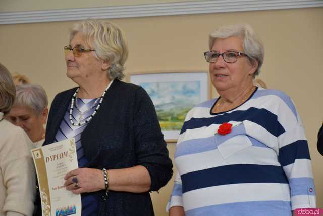 [WIDEO/FOTO] Nagrody dla najbardziej aktywnych seniorów i występy artystyczne z przymrużeniem oka. Zakończyła się II edycja programu Senior na Start