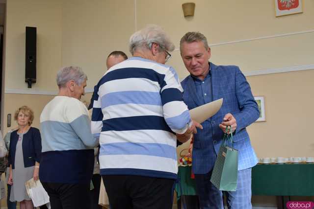 [WIDEO/FOTO] Nagrody dla najbardziej aktywnych seniorów i występy artystyczne z przymrużeniem oka. Zakończyła się II edycja programu Senior na Start