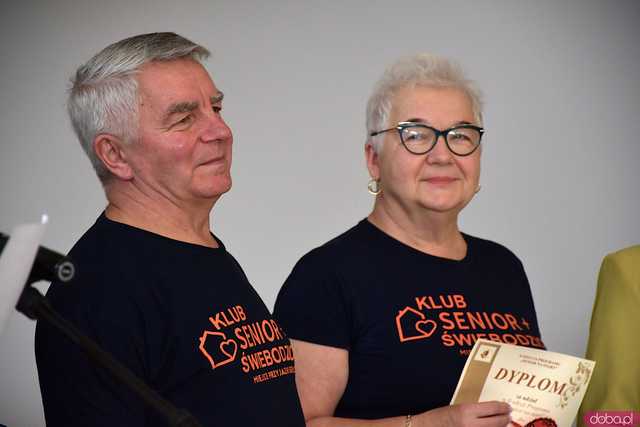 [WIDEO/FOTO] Nagrody dla najbardziej aktywnych seniorów i występy artystyczne z przymrużeniem oka. Zakończyła się II edycja programu Senior na Start