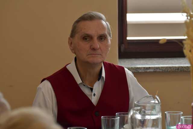 [WIDEO/FOTO] Nagrody dla najbardziej aktywnych seniorów i występy artystyczne z przymrużeniem oka. Zakończyła się II edycja programu Senior na Start