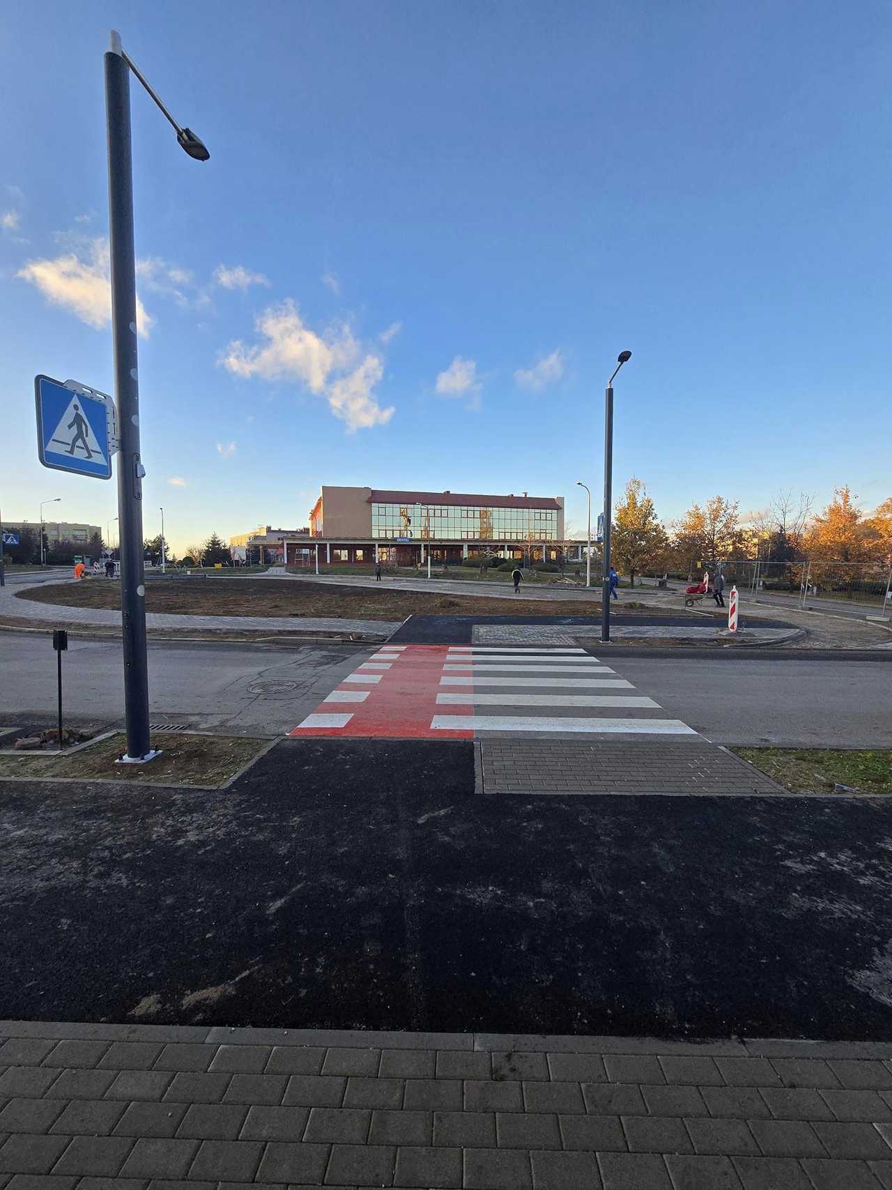 [FOTO] Żarów: Kolejne bezpieczne przejścia dla pieszych