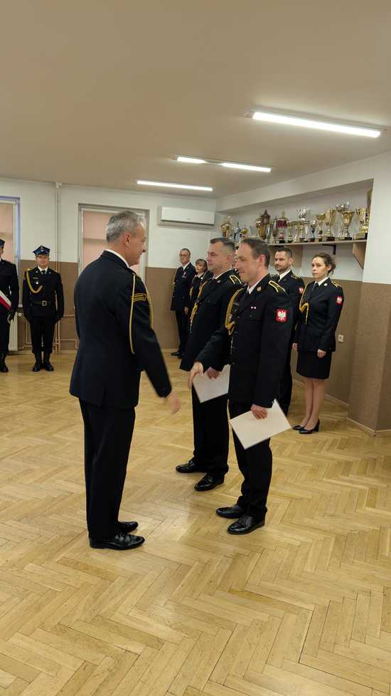 [FOTO] Uroczysta zbiórka z okazji Narodowego Święta Niepodległości w KP PSP Świdnica