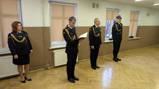[FOTO] Uroczysta zbiórka z okazji Narodowego Święta Niepodległości w KP PSP Świdnica