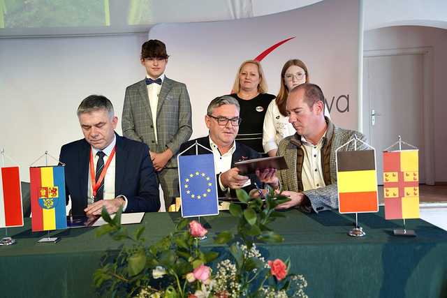 [FOTO] Gmina Świdnica: Adopcja grobów wojennych staje się faktem