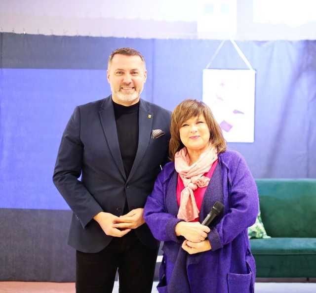 [FOTO] Znana aktorka wizytowała na 117. urodzinach patronki Szkoły Podstawowej w Zastrużu