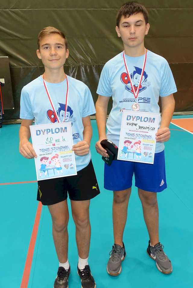 [FOTO] Rywalizowali w turnieju tenisa stołowego