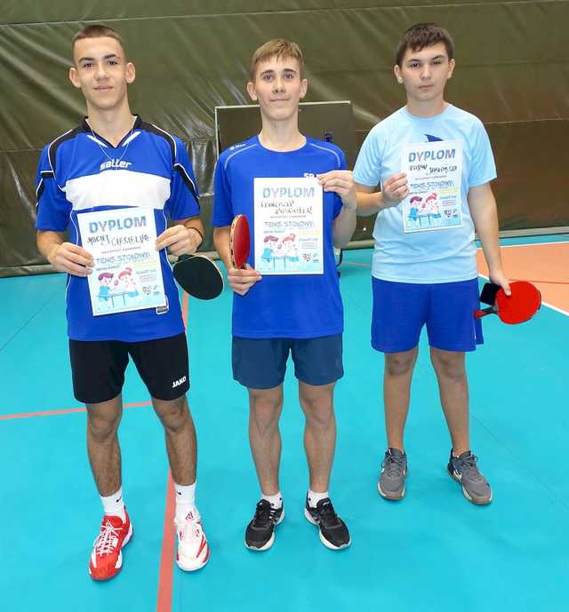 [FOTO] Rywalizowali w turnieju tenisa stołowego