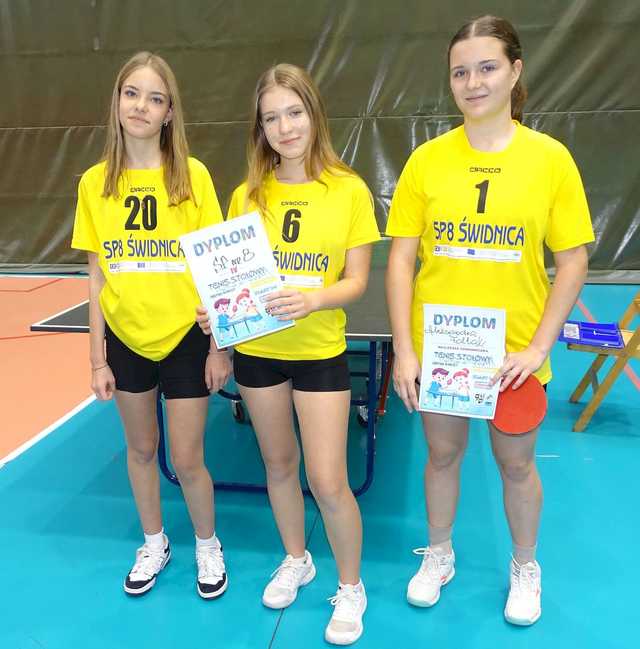 [FOTO] Rywalizowali w turnieju tenisa stołowego