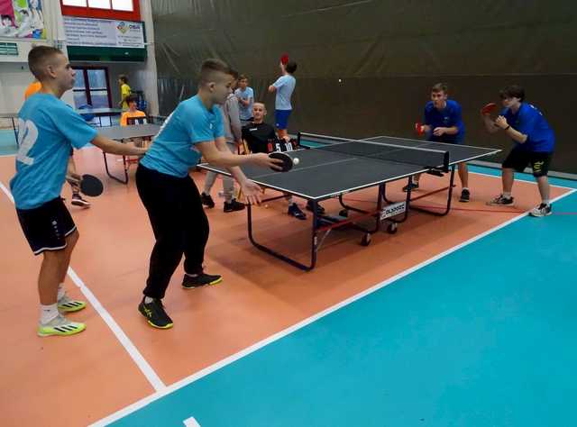 [FOTO] Rywalizowali w turnieju tenisa stołowego