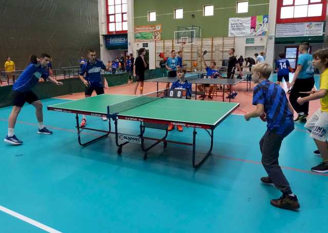 [FOTO] Rywalizowali w turnieju tenisa stołowego