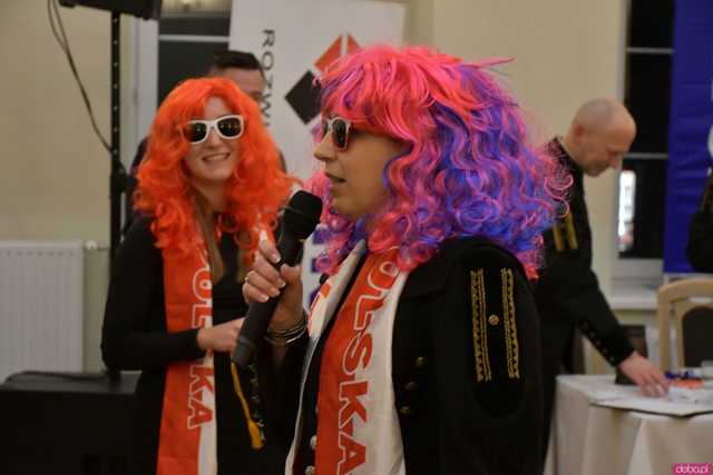 [WIDEO/FOTO] Pochód z orkiestrą, biesiada piwna, wspólne śpiewanie. Górnicy, kamieniarze i skalnicy celebrowali tegoroczną Barbórkę
