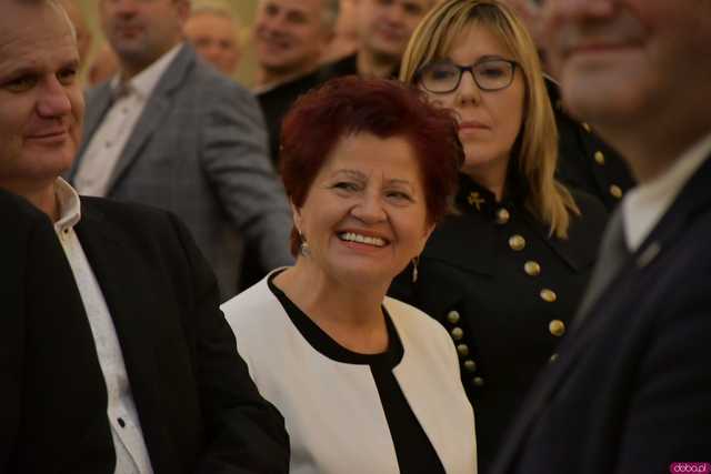 [WIDEO/FOTO] Pochód z orkiestrą, biesiada piwna, wspólne śpiewanie. Górnicy, kamieniarze i skalnicy celebrowali tegoroczną Barbórkę